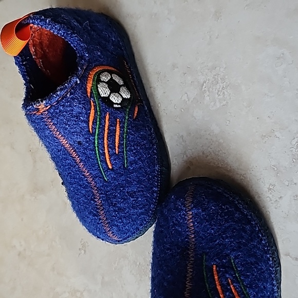 Baby walkers in wool by Giesswein - Picture 3 of 7